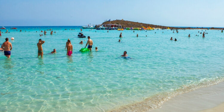 GEÇEN YILA KIYASLA TURİST SAYISI YÜZDE 25,5 ARTTI!