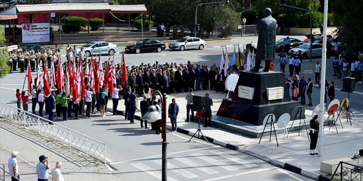 19 MAYIS ÇOŞKUYLA KUTLANIYOR