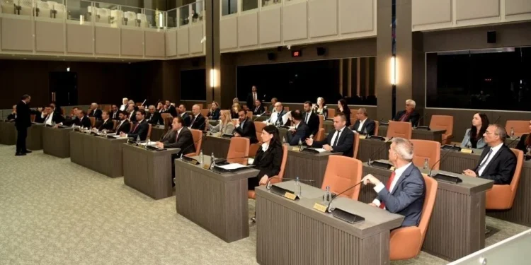 YENİ MECLİS BİNASI FAALİYETE GEÇTİ