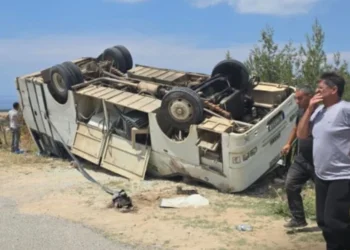 ÖĞRENCİLER KAZAYI UCUZ ATLATTI