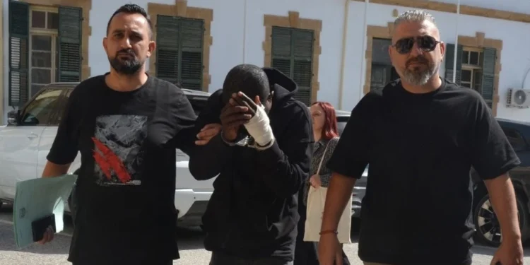 UYUŞTURUCUDAN YAKALANDI “ANNEM HASTA, ONA PARA GÖNDEREBİLMEK İÇİN YAPTIM”