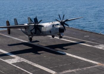 ABD SAVAŞ GEMİLERİ BÖLGEDE FAALİYET GÖSTERİYOR