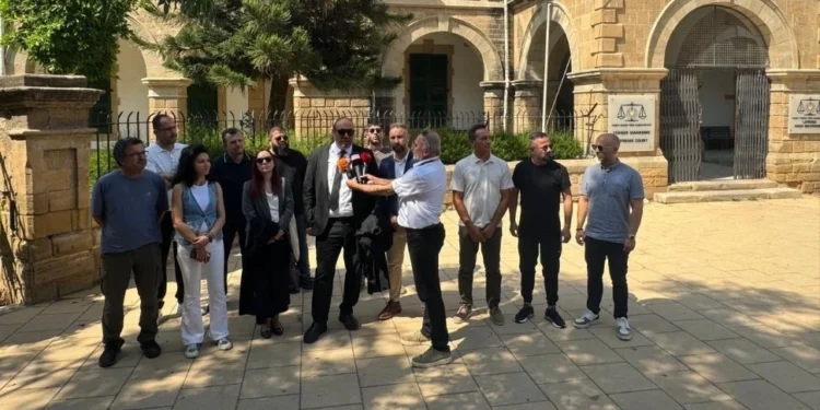 DAVA KARAR İÇİN SÜRESİZ ERTELENDİ