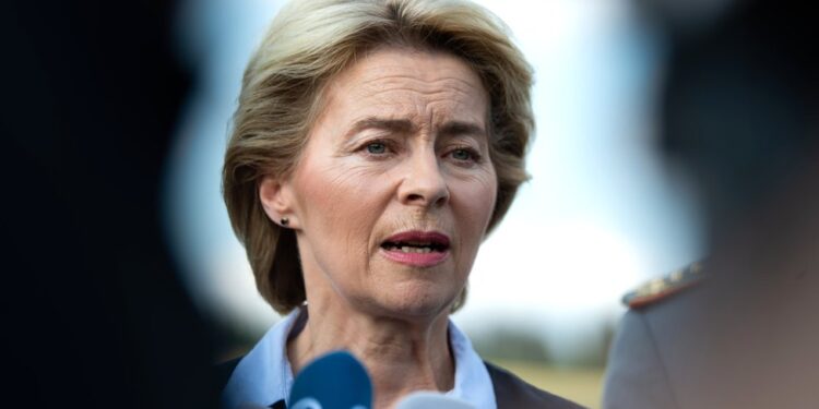 AB, KIBRIS’IN YENİDEN BİRLEŞMESİNE KARARLILIKLA BAĞLI