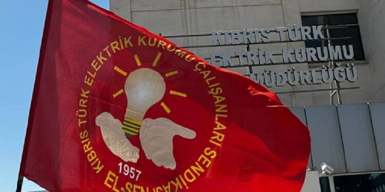 “İP KOPACAK BİRİLERİ ASILACAK!”