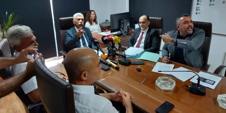 İHTİYAT SANDIĞI VE SENDİKA YETKİLİLERİ ARASINDA TARTIŞMA