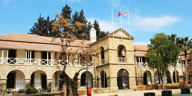 OTİZİMLİ ÖZ OĞLUNA 7 YIL CİNSEL SALDIRIDA BULUNDU