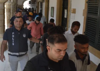 YILLARDIR KAÇAK YAŞAYAN 28 KİŞİ TUTUKLANDI