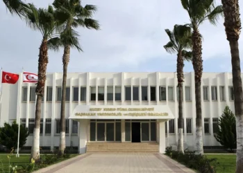 “AB SÖZCÜSÜ, RUM TARAFININ UZLAŞMAZ TUTUMUNU CESARETLENDİRİYOR”