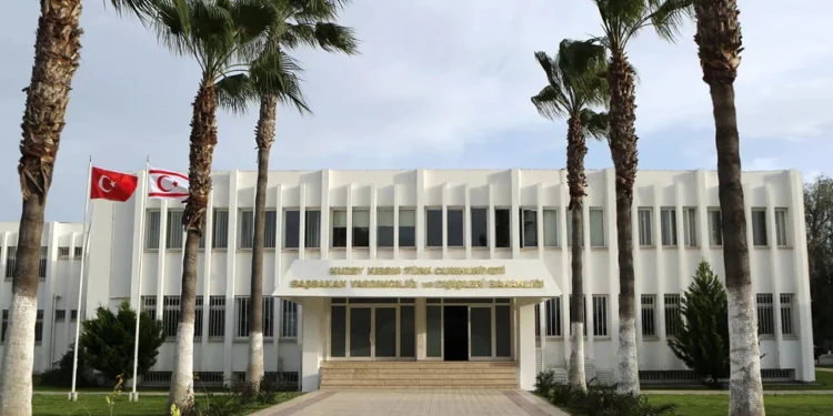 “AB SÖZCÜSÜ, RUM TARAFININ UZLAŞMAZ TUTUMUNU CESARETLENDİRİYOR”