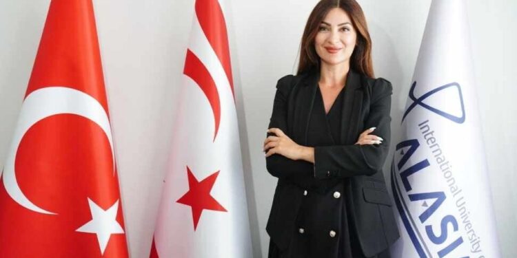 ULUSLARARASI ALASIA ÜNİVERSİTESİ REKTÖR VEKİLİ PROF. DR. EZGİ DENİZ’DEN 1 AĞUSTOS TOPLUMSAL DİRENİŞ BAYRAMI MESAJI