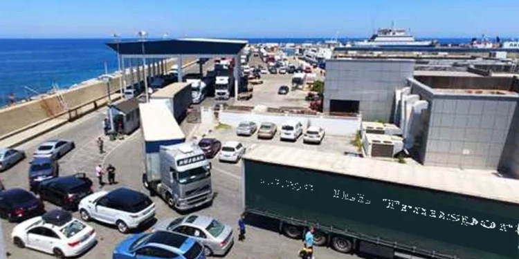 KAÇAKLAR GİRNE LİMANI’NA GİRİŞTE YAKALANDI