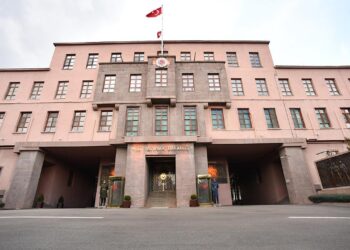 RUM KESİMİNİN ADA’DA DENGEYİ BOZMA GİRİŞİMLERİNİ İZLİYORUZ