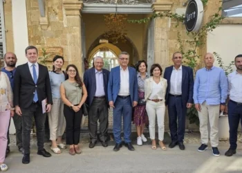 ERHÜRMAN, TÜRKİYE’DEN GELEN GAZETECİLERLE BİR ARAYA GELDİ