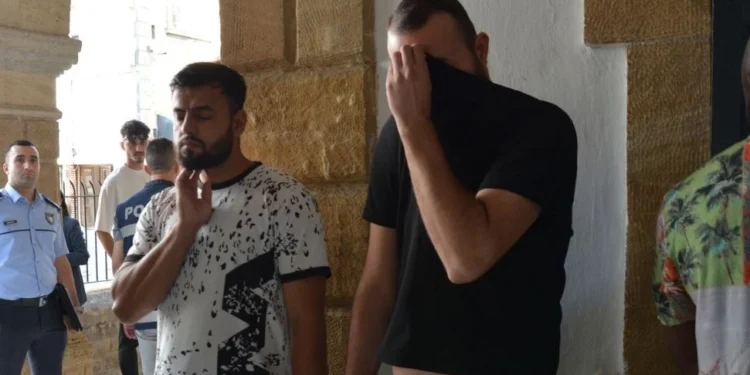 ALACAKLI OLAN 5 KİŞİ BİR KİŞİYİ DARP ETTİ