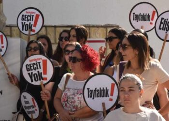 “KIBRIS LAİKTİR, LAİK KALACAK”