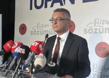 “TOP ERHÜRMAN’IN AYAKLARINDA”