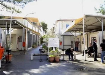 LOKMACI’DA ALKOLLÜ ŞAHIS POLİSE SALDIRDI