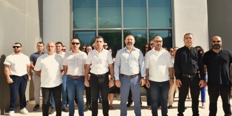 4 SENDİKADAN GREV UYARISI