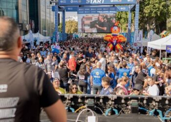 “İYİ Kİ BİRLİKTEYİZ ÇÜNKÜ BİZ BİR ARADA DURUNCA GÜZELİZ”