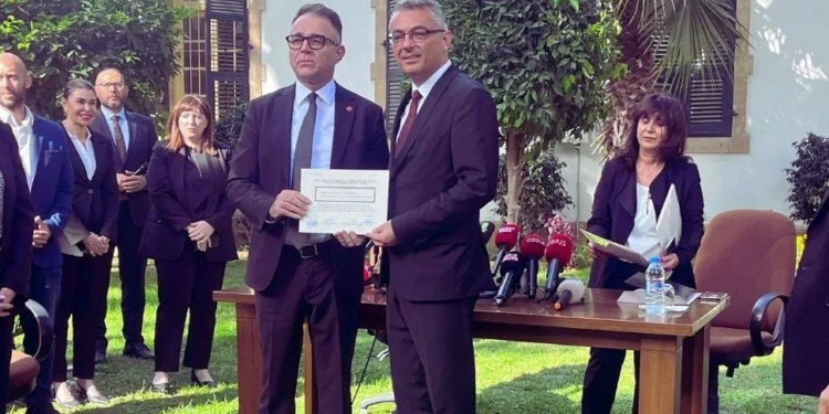 6’NCI CUMHURBAŞKANI TUFAN ERHÜRMAN, MAZBATASINI ALDI