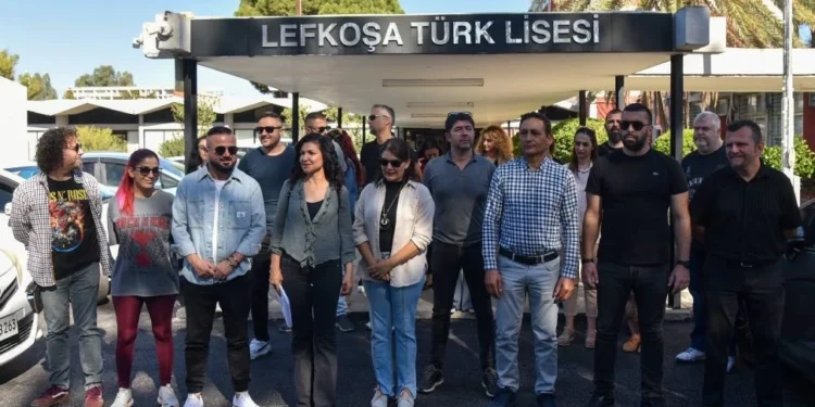 ÜLKENİN İMAM HATİPLERE DEĞİL, BİLİMSEL VE LAİK BİR EĞİTİM SİSTEMİNE İHTİYACI VAR