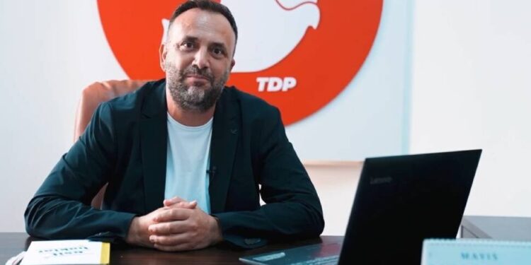 “ARIKLI SİYASETE GİRDİĞİNDEN BERİ TOPLUMU KUTUPLAŞTIRIYOR”