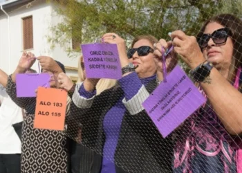 “ŞİDDETE KARŞI SESSİZ KALMAMAK VE DAYANIŞMAYI GÖRÜNÜR KILMAK İÇİN AĞ ÖRÜYORUZ”