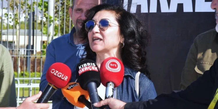 SELMA EYLEM İLAHİYAT KOLEJİ YASA TASARISINA TEPKİ GÖSTERDİ: BOYUN EĞMEYECEĞİZ