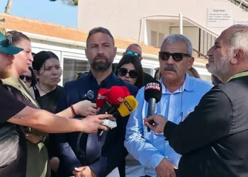 KTÖS, LEFKE İSTİKLAL İLKOKULU’NDA EYLEM YAPTI: AÇIKLAMA YAPILMAZSA GREVE GİDİLECEK