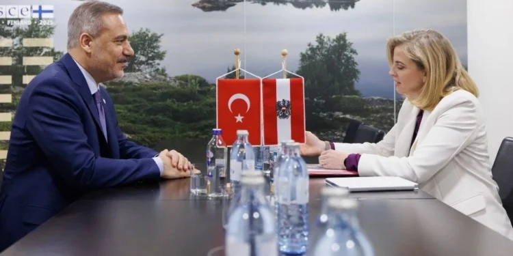 MÜZAKERE FASILLARININ AÇILMASINI BEKLİYORUZ