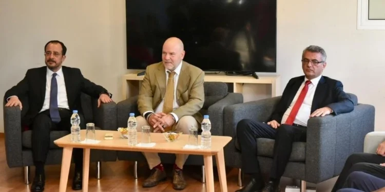 LİDERLER KAYIP ŞAHISLAR KOMİTESİ LABORATUVARINI ZİYARET ETTİ