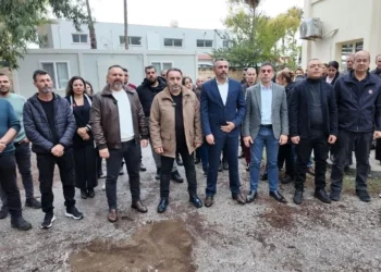 3 SENDİKADAN GAZİMAĞUSA GELİR VE VERGİ DAİRESİ İLE MOTORLU ARAÇLAR BİRİMİ’NDE GREV