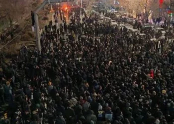 İRAN’DA HALK AYAKTA