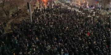 İRAN’DA HALK AYAKTA