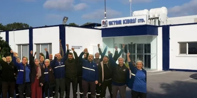 Ektam’daki uyarı grevi süresiz greve dönüştü