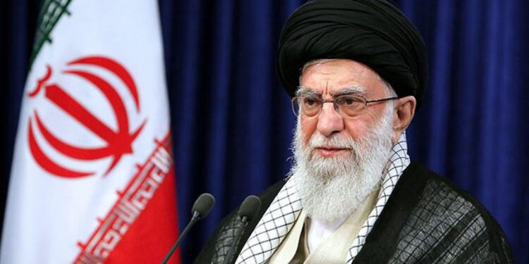 İran devlet medyası Hamaney’in öldürüldüğünü doğruladı