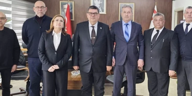 Piyasada nakit döviz sıkıntısı var