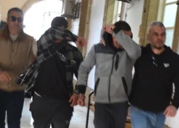 4 kg uyuşturucuyla yakalanan 2 kişi, 2 gün tutuklu kalacak