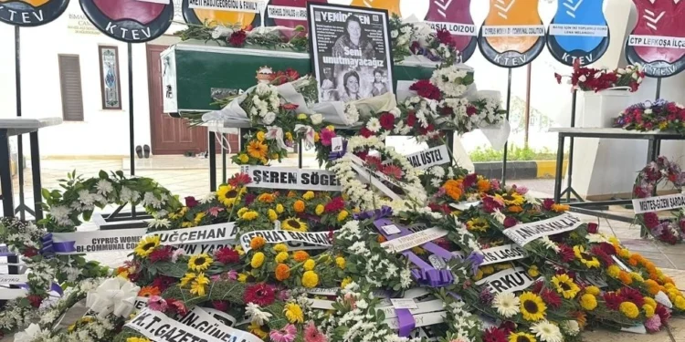 Sevgül Uludağ son yolculuğuna uğurlandı