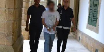 Süpermarketteki bıçaklı saldırı zanlısı, 3 ayı aşmayacak süreyle cezaevine gönderildi